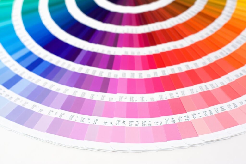 Màu Pantone là gì? Mau Pantone 1 1024x683